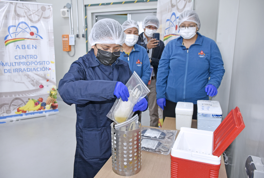Bolivia da un salto histórico en salud con la irradiación nuclear a hemocomponentes