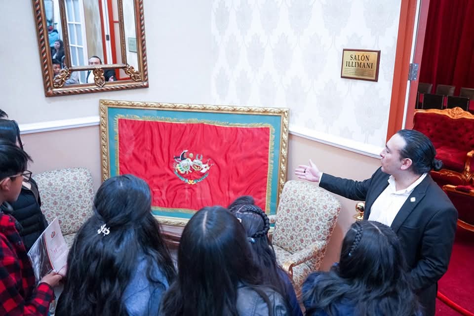 Cancillería se sumó a la Larga Noche de Museos con reliquias como la bandera de la Confederación Perú-Boliviana