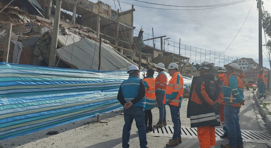 Al menos 7 casas se encuentran en movimiento en la avenida Francisco Bedregal por deslizamientos