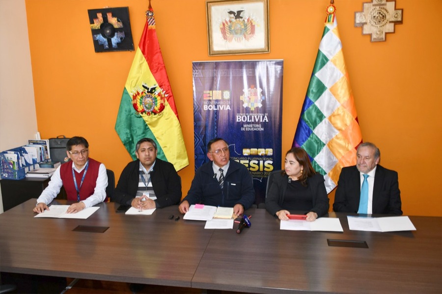 Educación premiará con Bs 15.000 y publicará las mejores tesis de egresados de las universidades de Bolivia