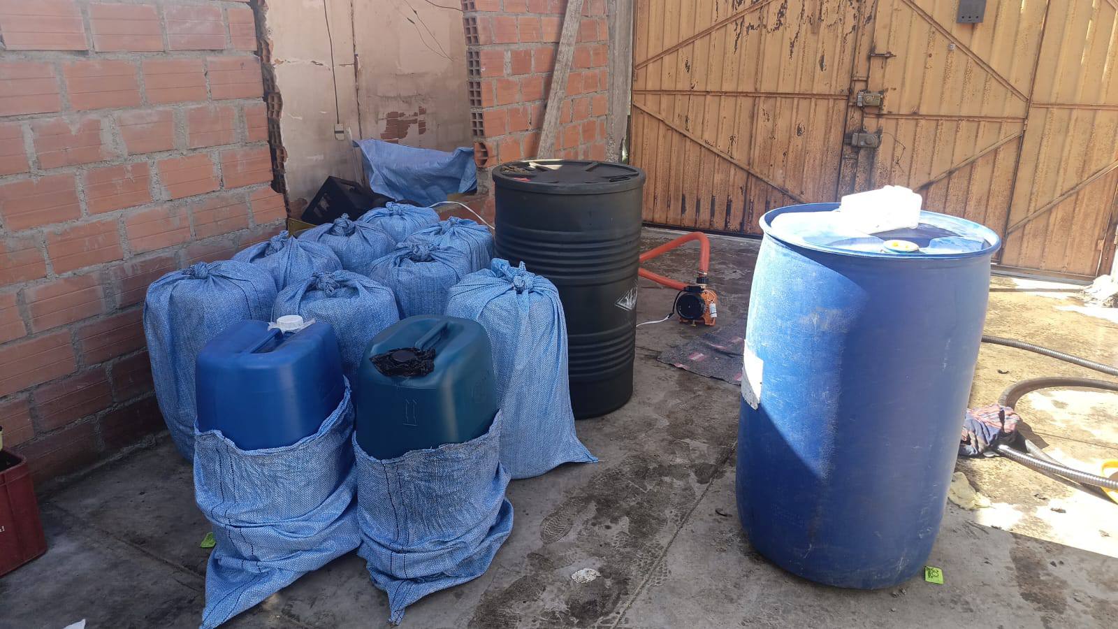 Interceptan 7.000 litros de diésel almacenados ilegalmente en El Alto