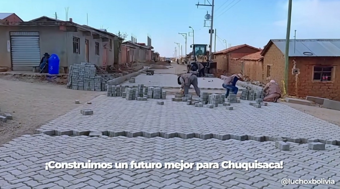 Inyectan más de Bs 49 millones para enlosetado de calles en 16 municipios de Chuquisaca