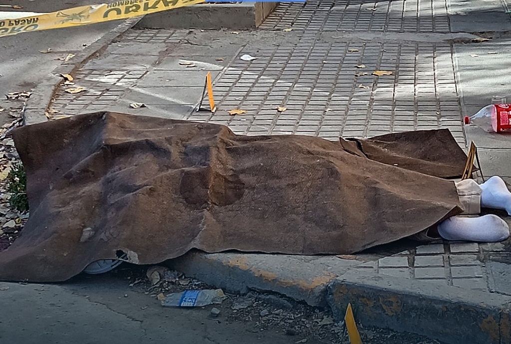 Mujer de 20 años cae desde el sexto piso de un edificio en Oruro