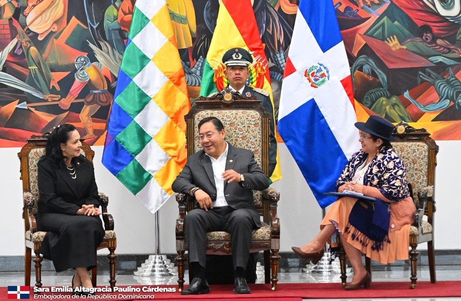 Arce recibe cartas credenciales de 5 embajadores en Bolivia