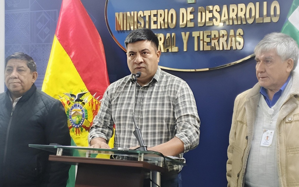 Gobierno niega desabastecimiento de aceite y apunta a empresarios y comerciantes por agio y especulación