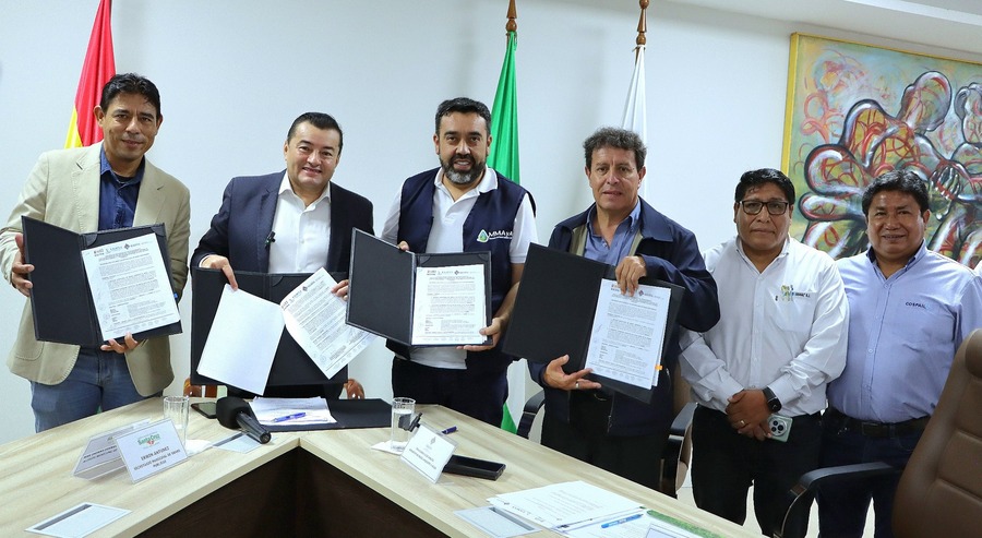 Acuerdo viabiliza acceso al agua potable para 31.730 familias de Santa Cruz