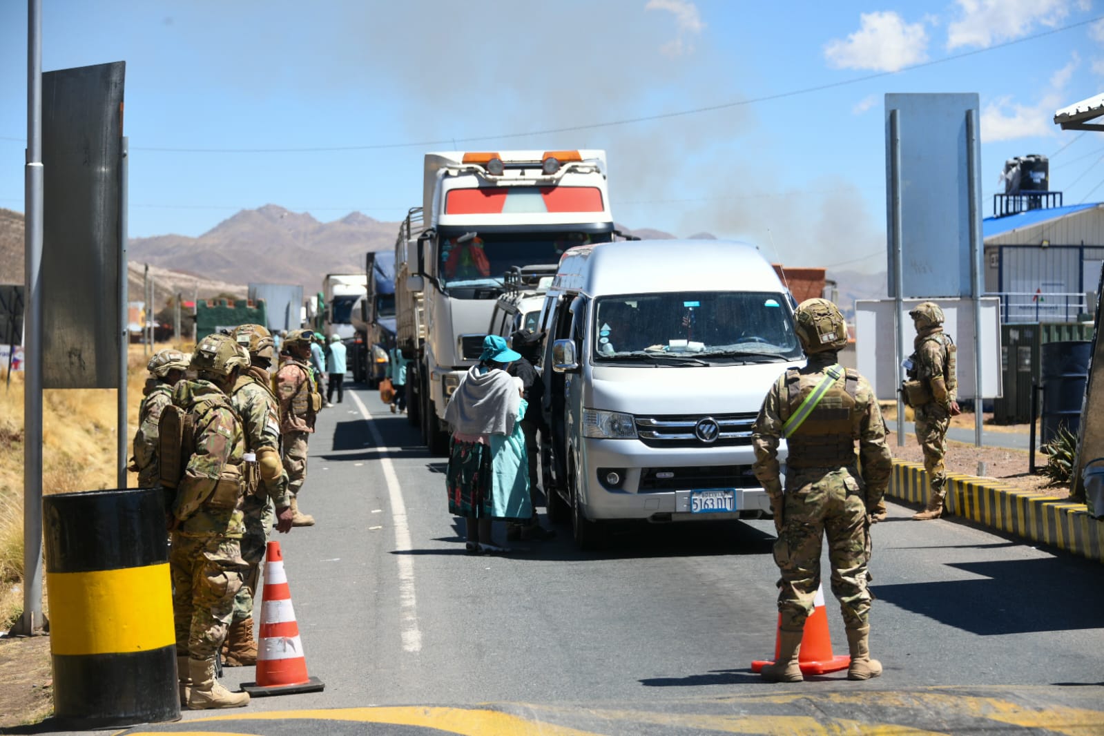 Identifican aproximadamente a 17 clanes familiares dedicados al contrabando en Bolivia