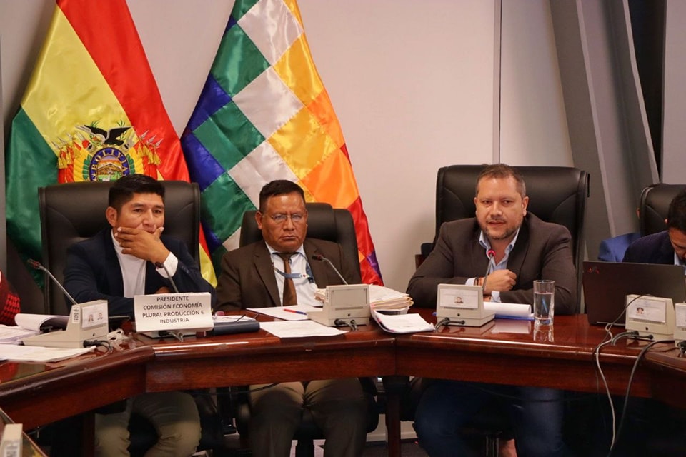 Socializan ley de reactivación de la exploración y explotación de hidrocarburos