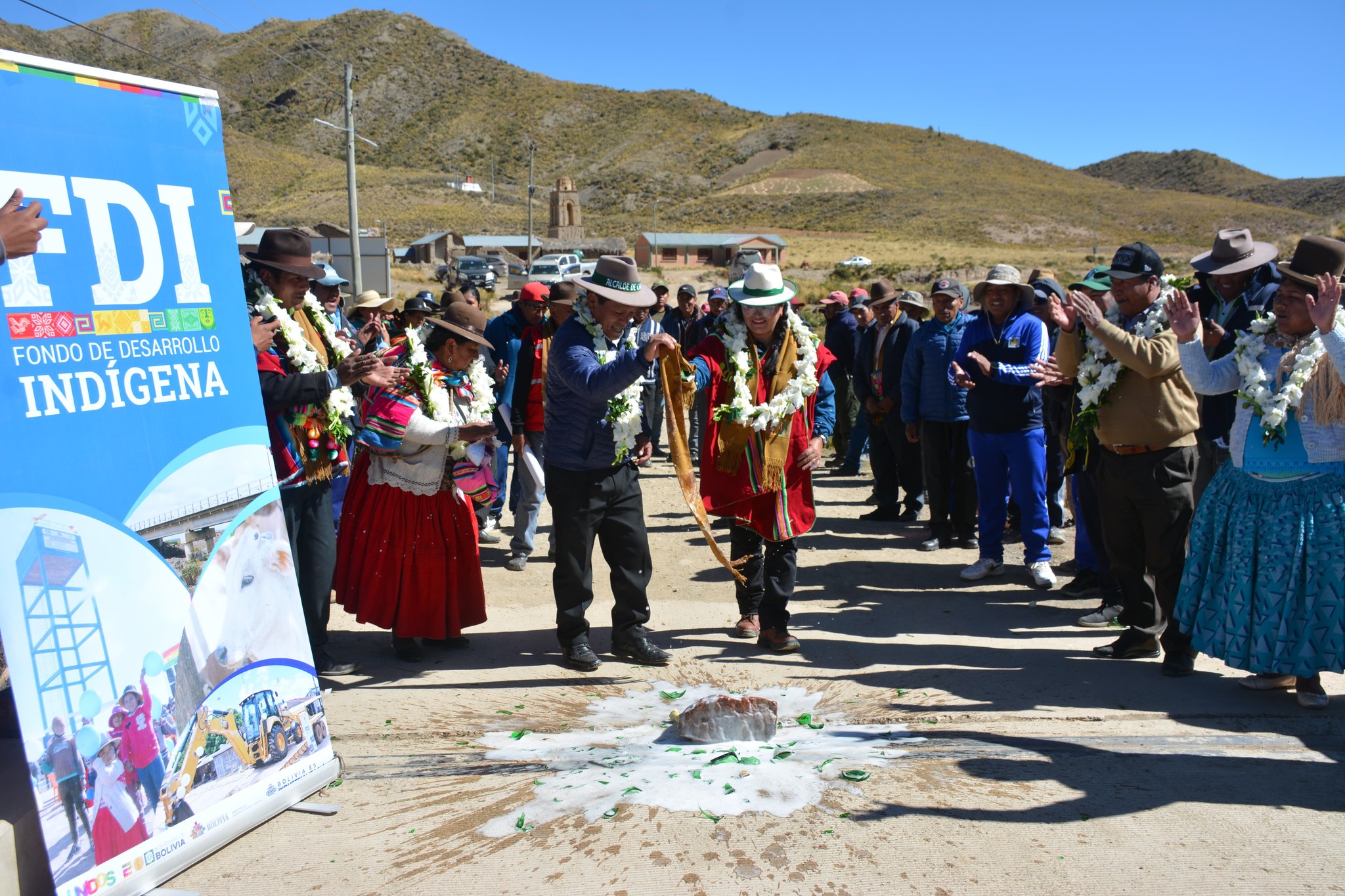 En Ventilla Pongo de Oruro entregan un puente que fortalecerá la producción agropecuaria