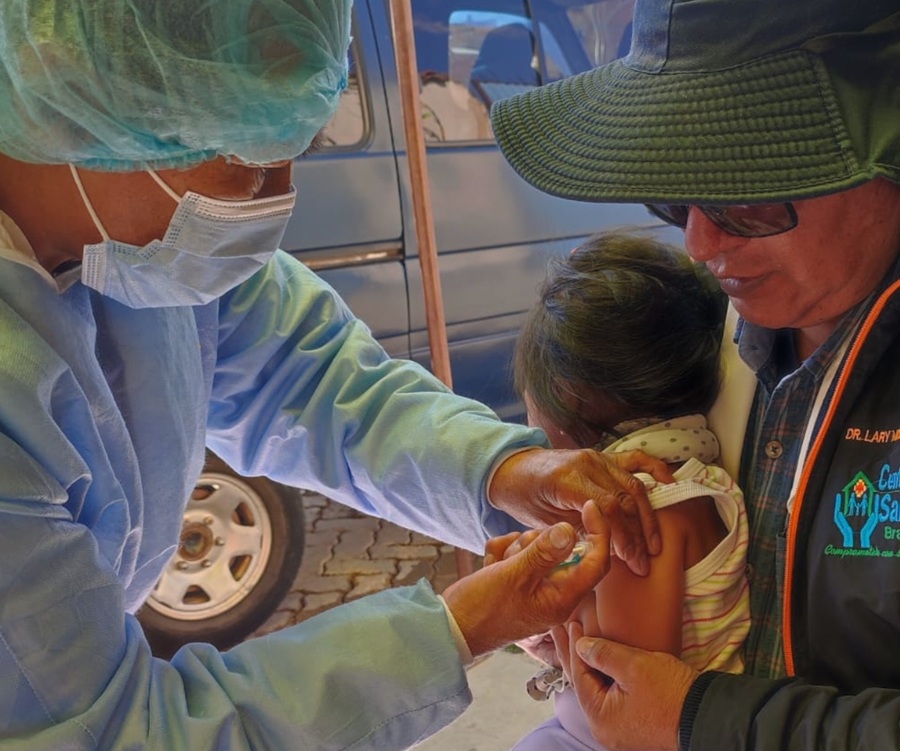 Grupos de riesgo tienen prioridad y tolerancia laboral para vacunarse contra la influenza en más de 3.600 centros de salud