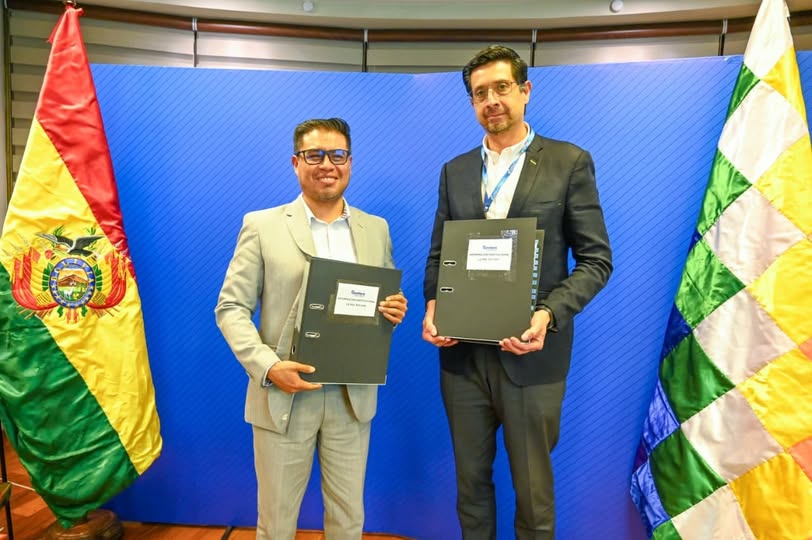 Gestora e Impuestos entregan informes a la comisión de transición