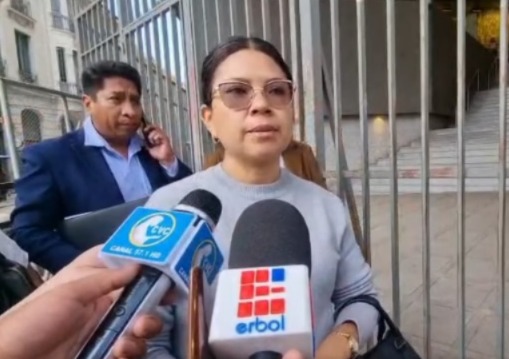 Esposa de Lara viajó a Brasil para una consulta médica en su lucha contra un tumor benigno