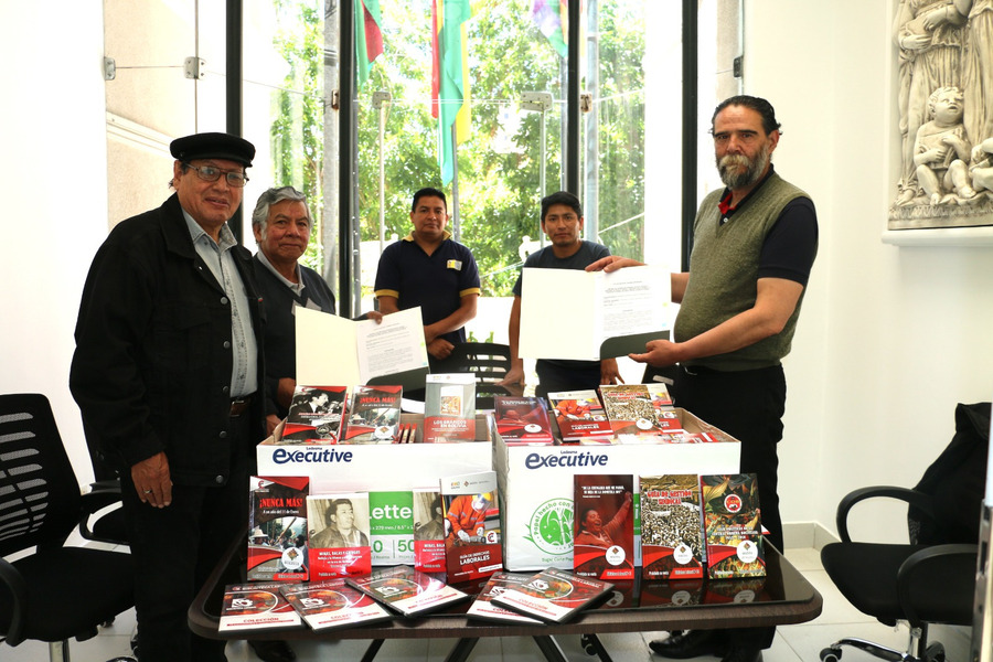 La Fundación Cultural del BCB entrega la Biblioteca Laboral para su conservación, gestión y catalogación técnica