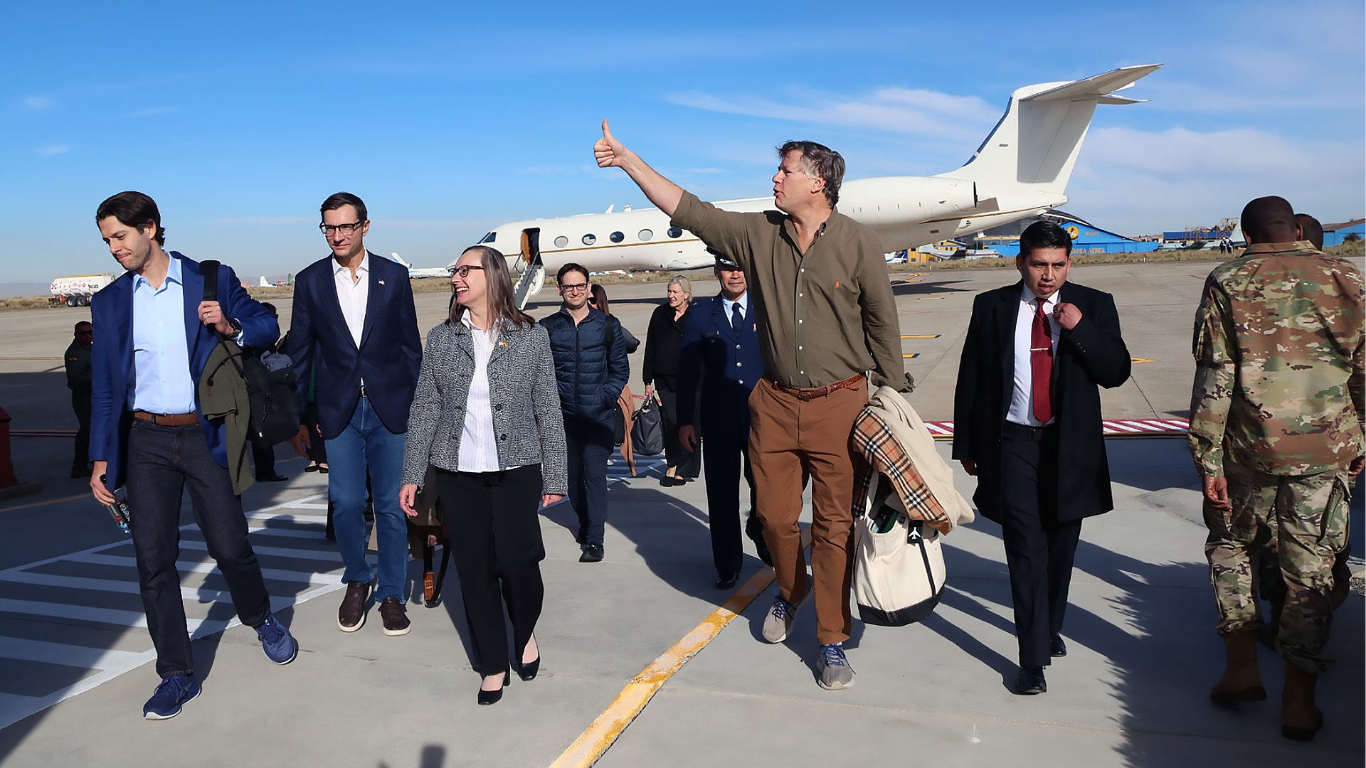 Llega el vicecanciller de EEUU para la posesión de Paz y anuncia una nueva era de las relaciones con Bolivia