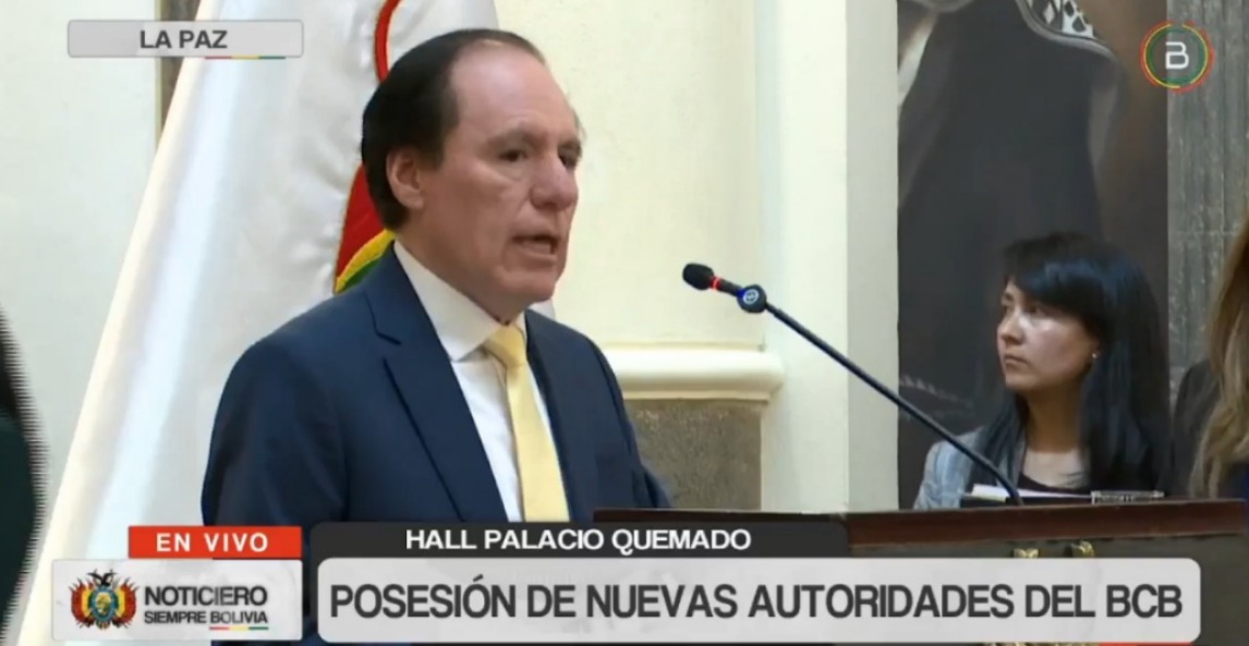 Paz posesiona al presidente del BCB: Se acaba la caja chica y rige disciplina fiscal y monetaria