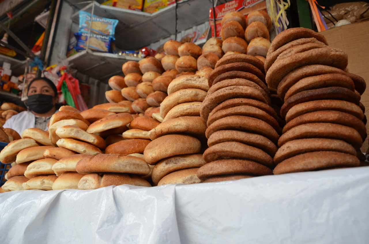 Panificadores de Cochabamba en alerta por escasez de harina, piden regularizar suministros para mantener el precio del pan