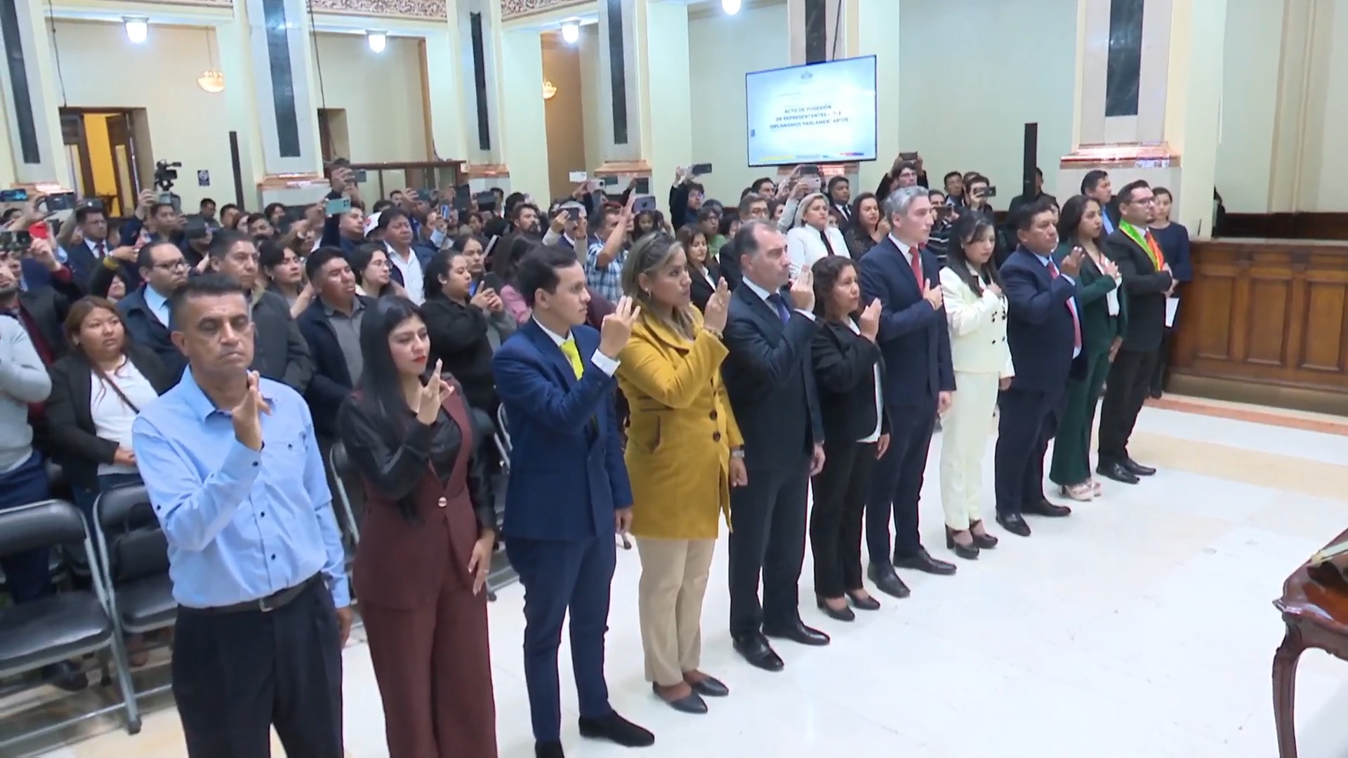 Vicepresidente posesiona a seis de nueve supraestatales, faltan de Cochabamba, Potosí y Chuquisaca