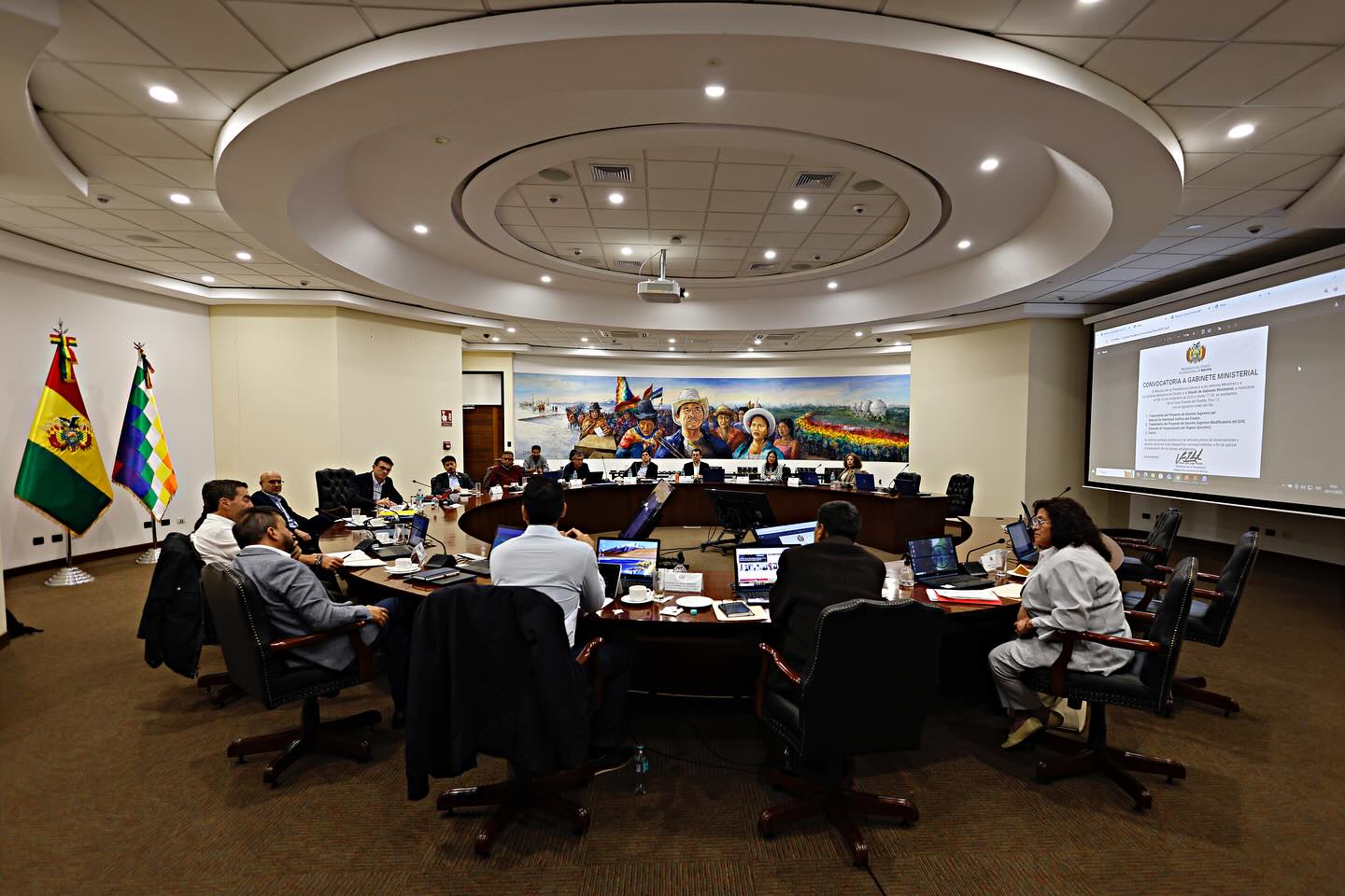 Decreto de reorganización del Ejecutivo reduce los ministerios de 17 a 15; Medio Ambiente, Desarrollo Rural y Culturas pasan a otras carteras