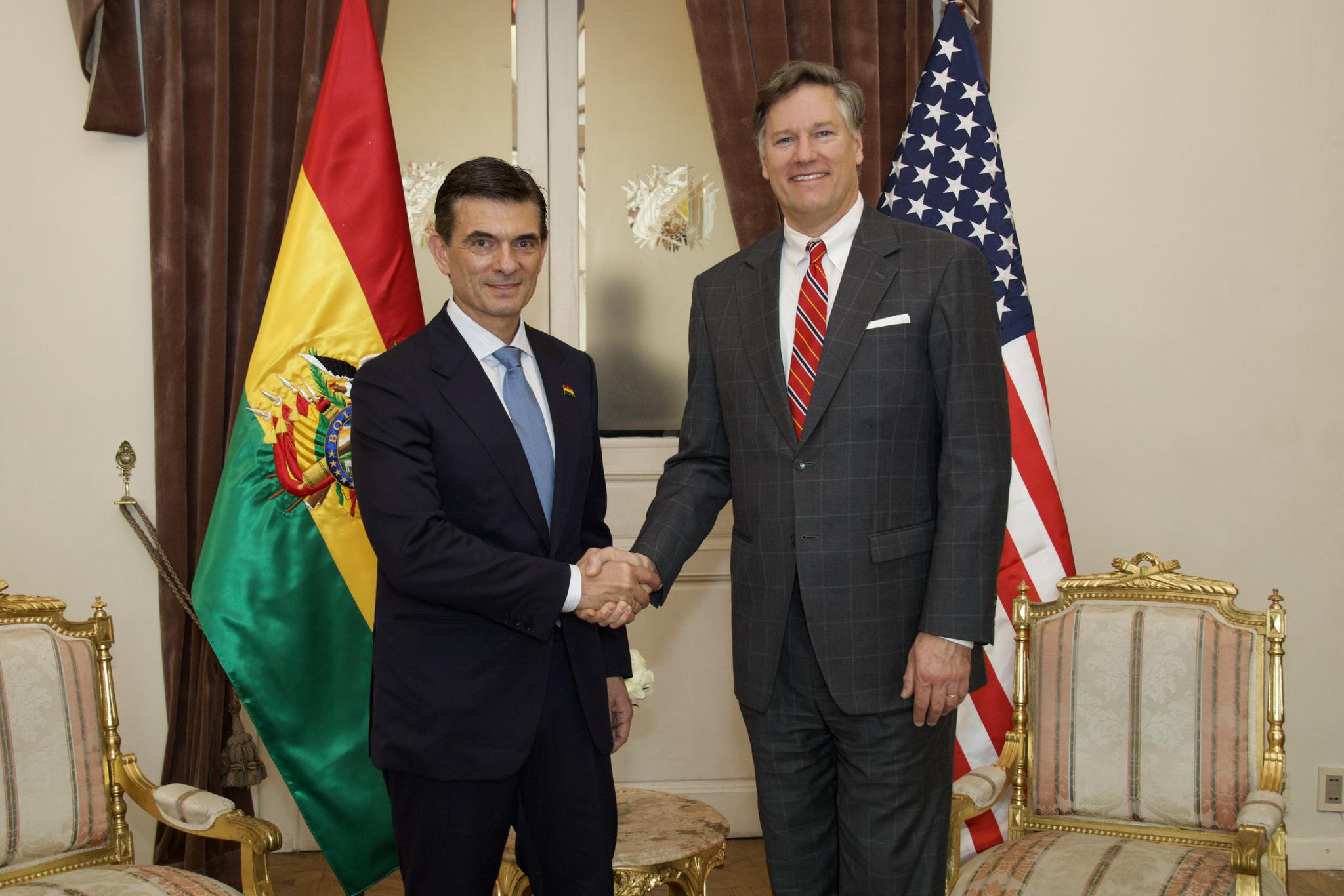 Bolivia y EEUU trabajan en temas de visado, cielos abiertos y apoyo en economía y medicina