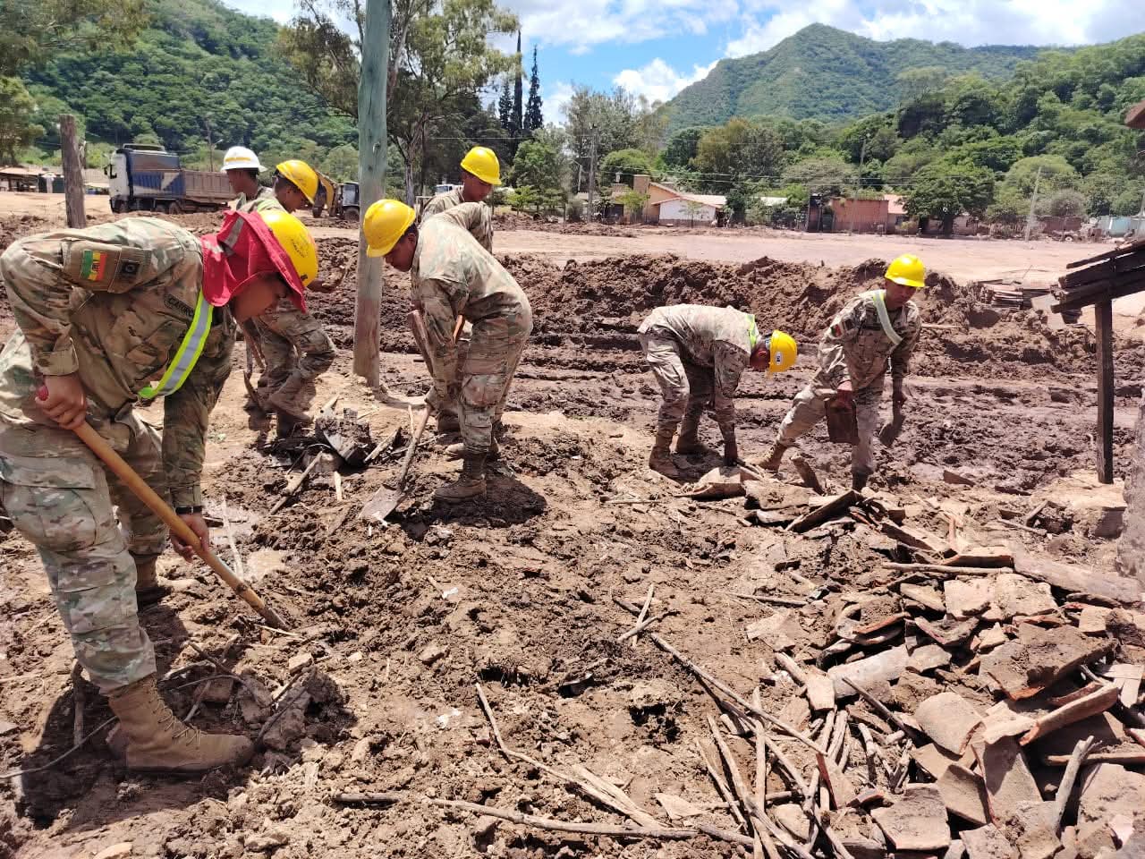 Obras Públicas coordina acciones para restablecer la transitabilidad en Samaipata
