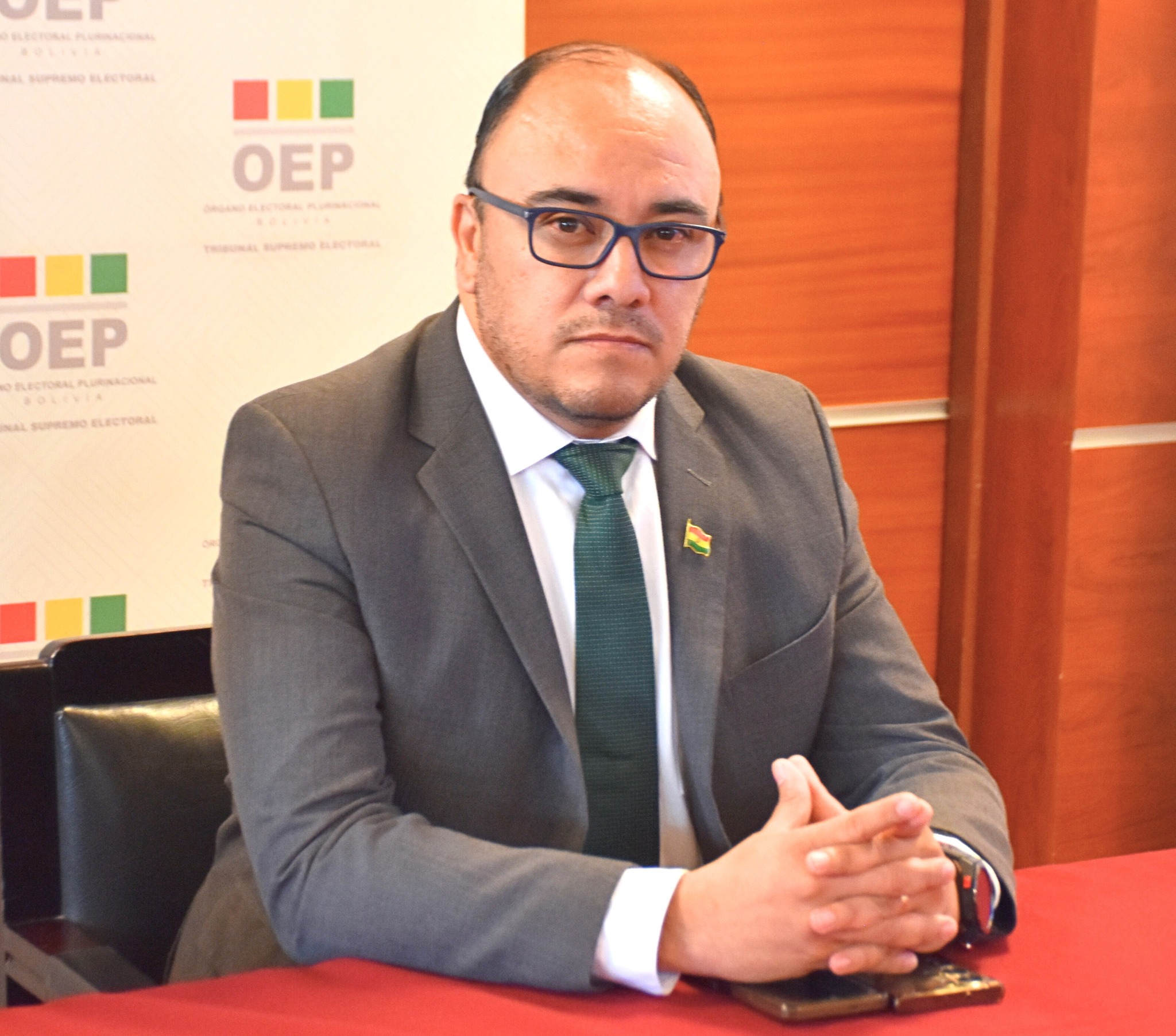 Lara y Velasco debatirán sobre reformas constitucionales, soluciones económicas y gobernabilidad