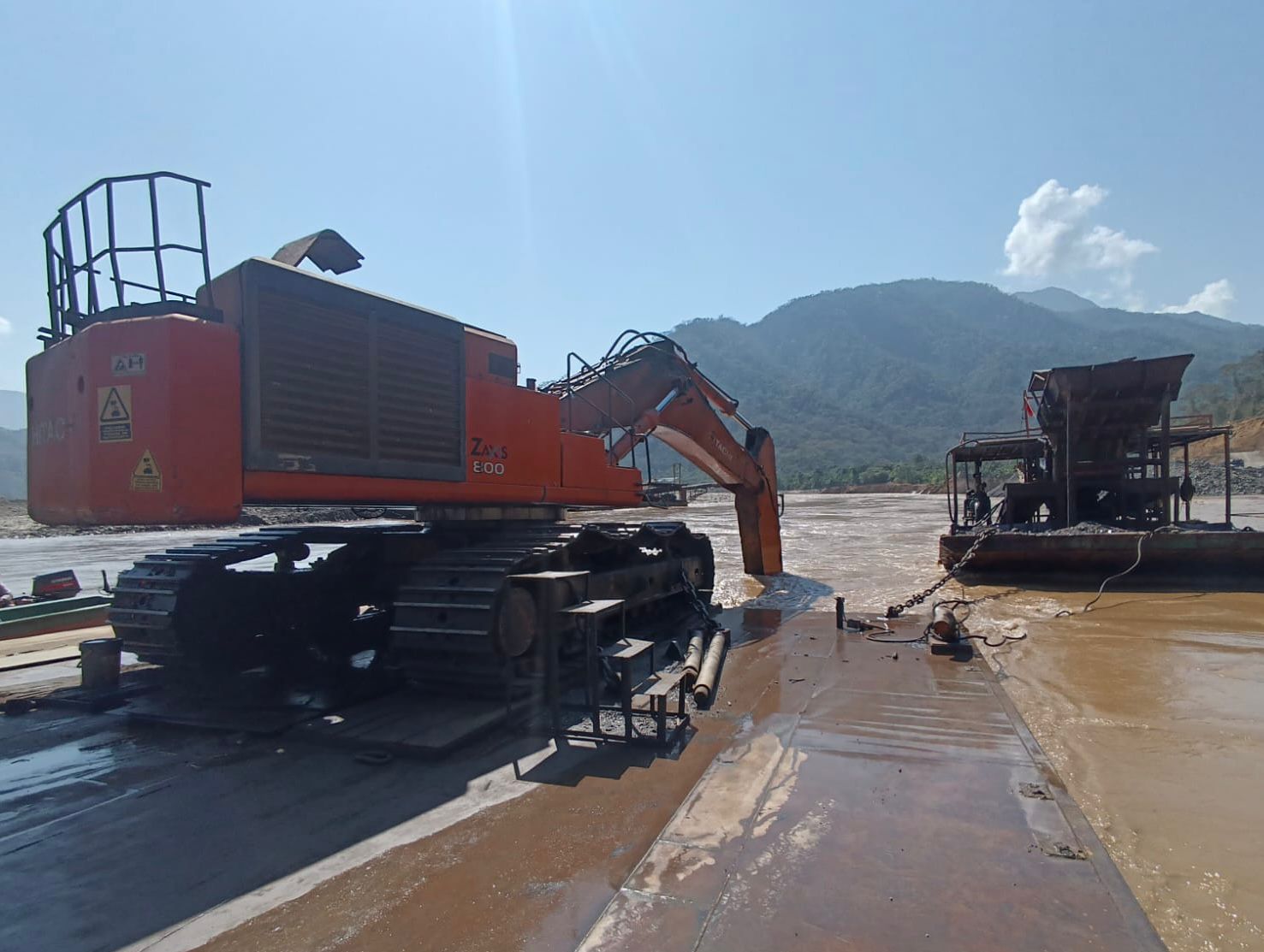 En los ríos Kaka, Alto Beni, Tuichi y Tequeje detectan actividad minera ilegal con maquinaria pesada