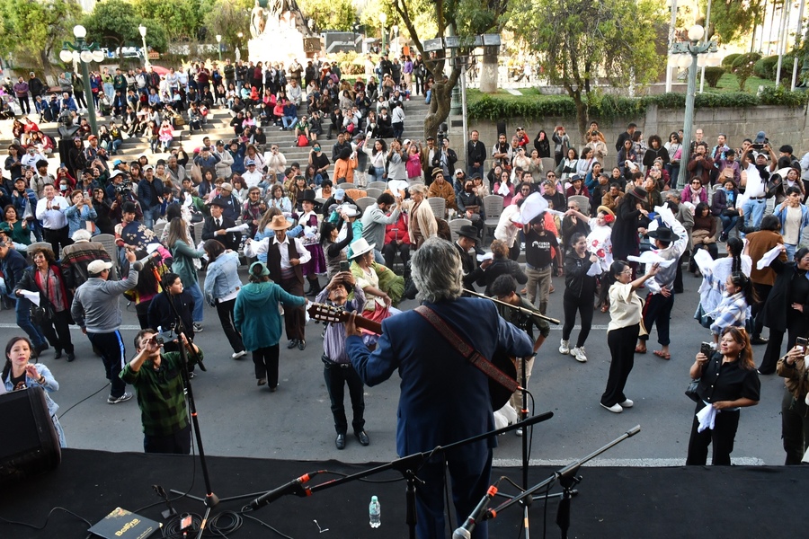 Bolivia celebra el Día de la Cueca y reafirma su identidad cultural