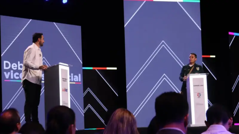 Imagen del cuestionado debate vicepresidencial organizado por el TSE el 5 de octubre en Santa Cruz de la Sierra. Foto RRSS