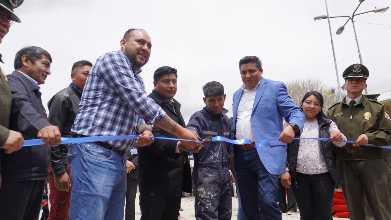 Gobierno entrega la primera fábrica de losetas en un centro de reinserción juvenil