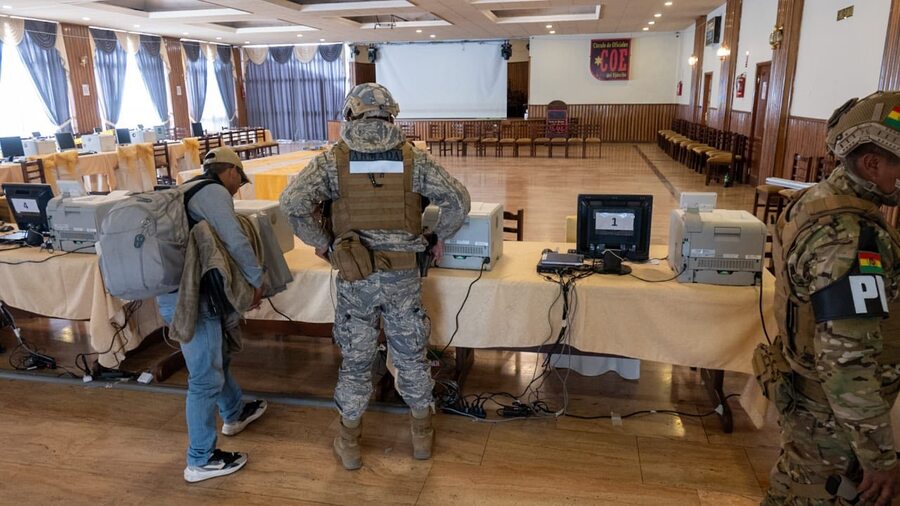 Fuerzas Armadas se movilizan para custodiar el material electoral y las ánforas