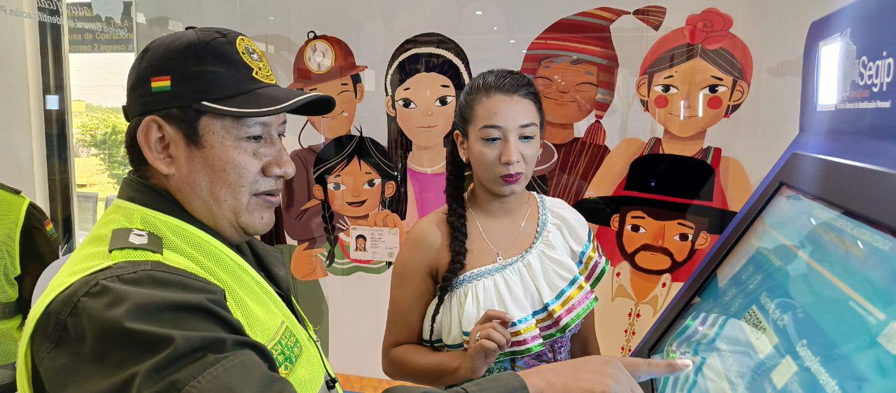 En el aeropuerto Viru Viru de Santa Cruz instalan sistema automatizado de entrega de cédulas y licencias de conducir