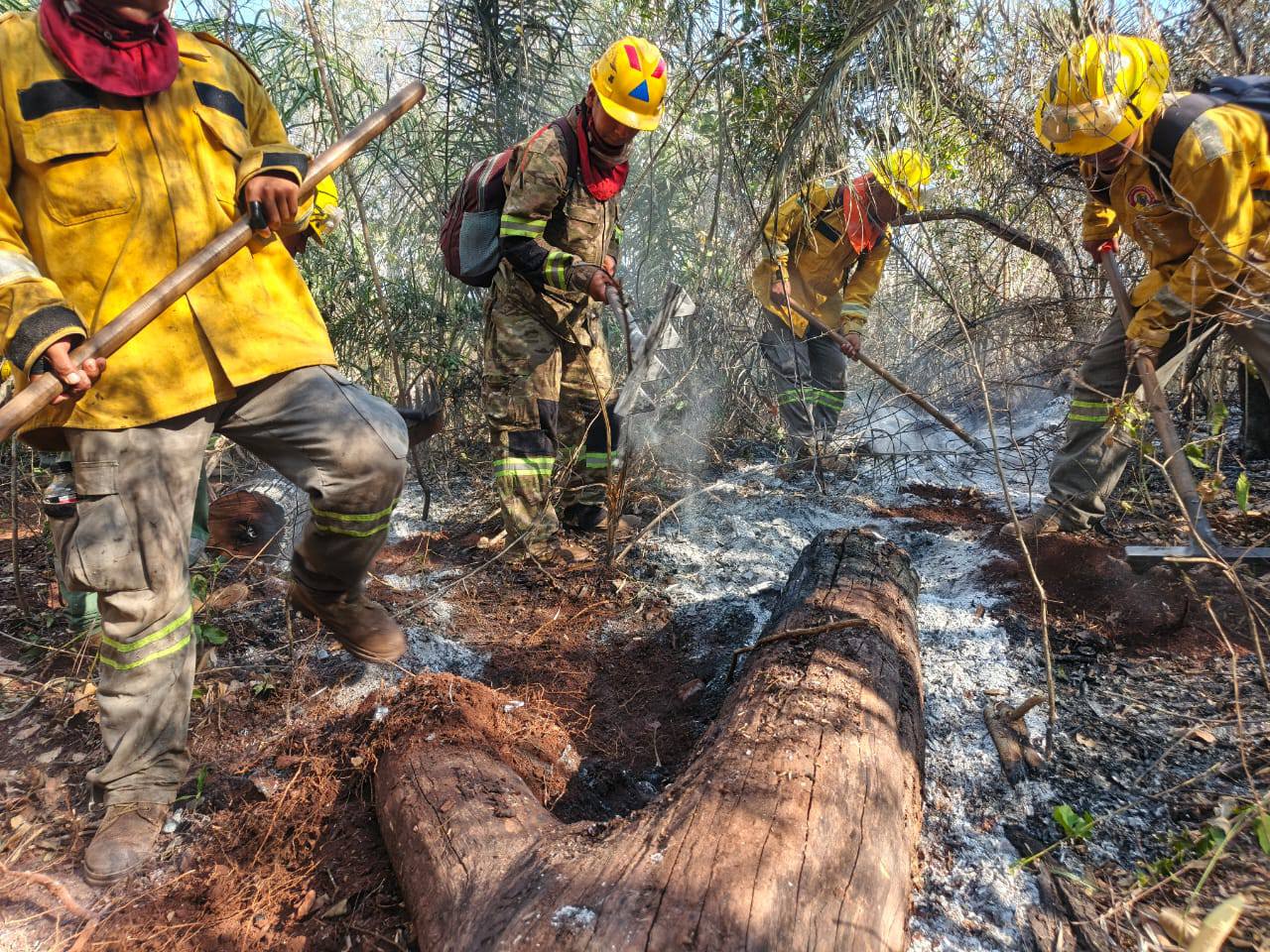 Defensa Civil descarta incendios mayores en Santa Cruz y se refuerzan patrullajes aéreos en zonas críticas