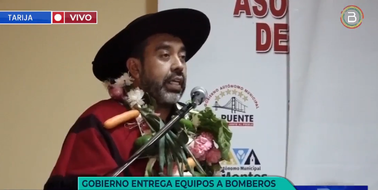 Gobierno entrega equipamiento para fortalecer el trabajo de los bomberos en Tarija