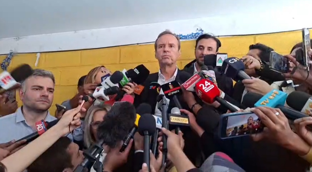 Jorge Quiroga exhorta a los bolivianos dentro y fuera de Bolivia a ejercer el derecho al voto