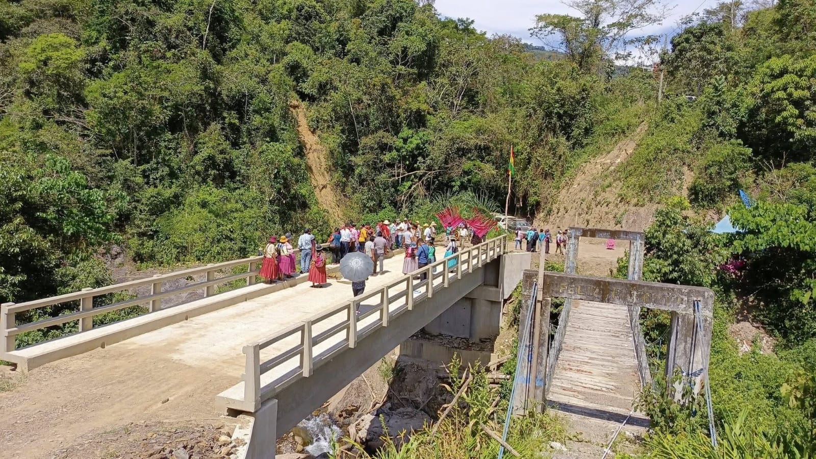 La economía y la producción de café y alimentos de Caranavi se fortalecen con nuevos puentes