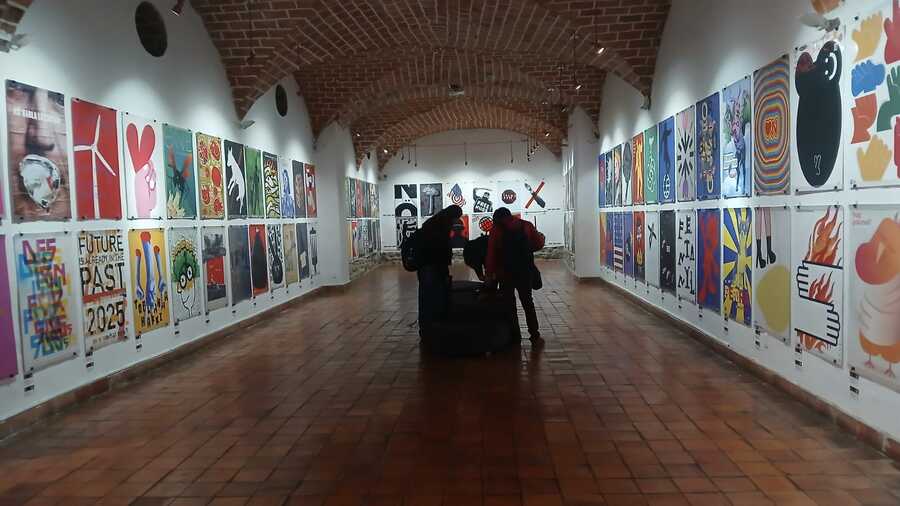 La Bienal BICeBÉ llega al Museo Nacional de Arte con 481 carteles de 91 países