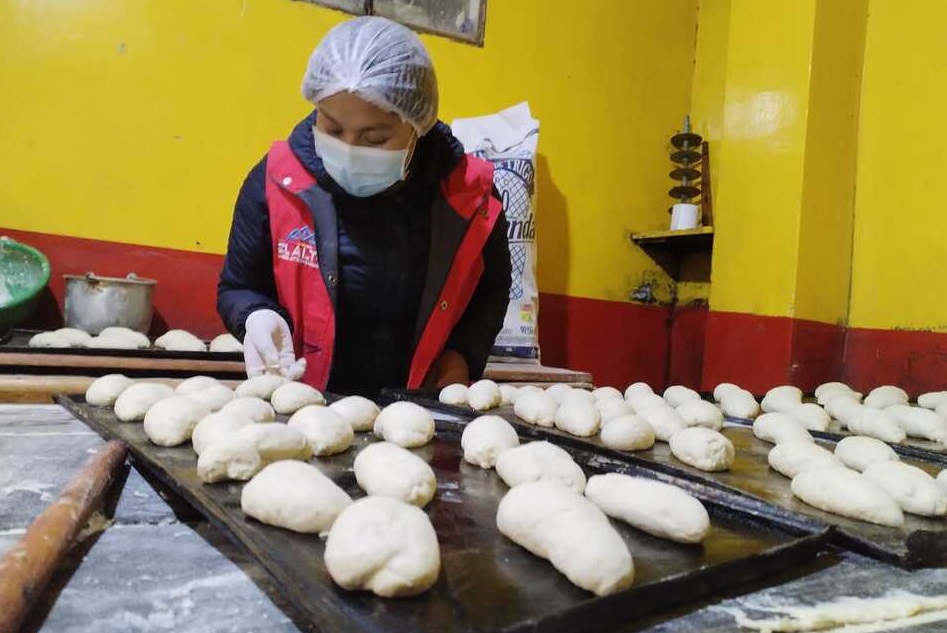 Alcaldías de El Alto y La Paz intensifican la inspección de hornos para garantizar la inocuidad alimentaria en Todos Santos