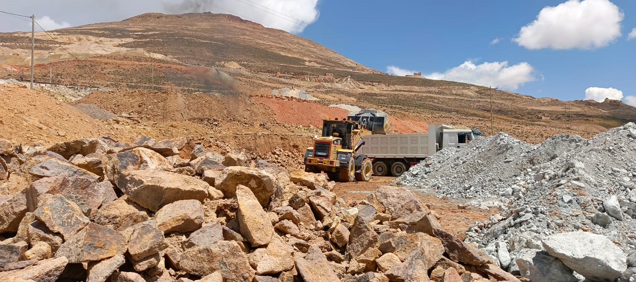 Personal de Comibol secuestra 120 toneladas de mineral ilegalmente extraído del Cerro Rico de Potosí