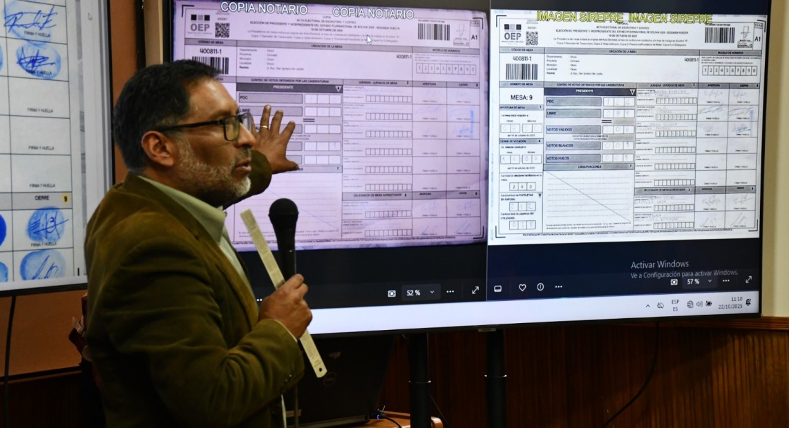 El presidente del Tribunal Electoral Departamental de Oruro, Iver Pereira, desmintió las acusaciones de presunto fraude electoral. Foto TED Oruro