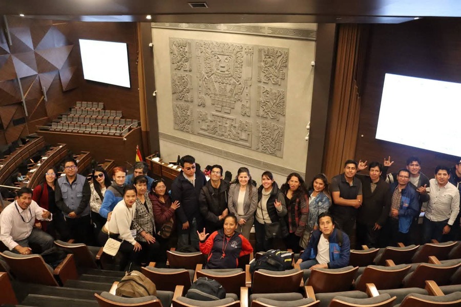 Diputados aprueba ley que reconoce la Lengua de Señas Boliviana como idioma oficial del Estado