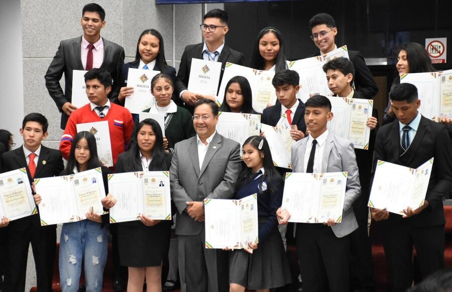 Más de 11.000 estudiantes serán beneficiados con el incentivo al bachiller destacado