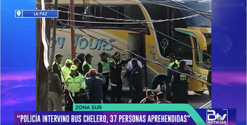 Policía intervino un "Bus Chelero" y arrestó a 37 personas que consumían bebidas alcohólicas