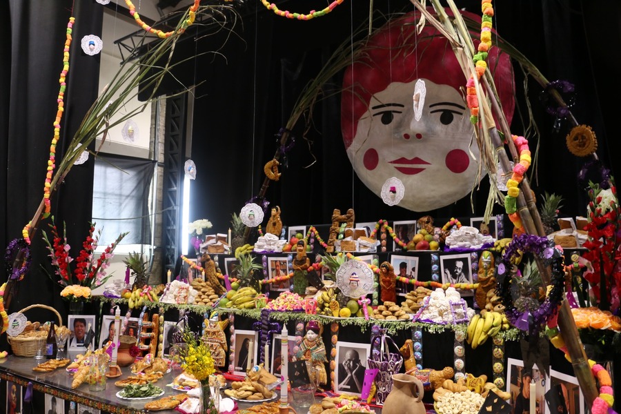 Altares de Todos Santos y Día de los Muertos. Foto FCBCB