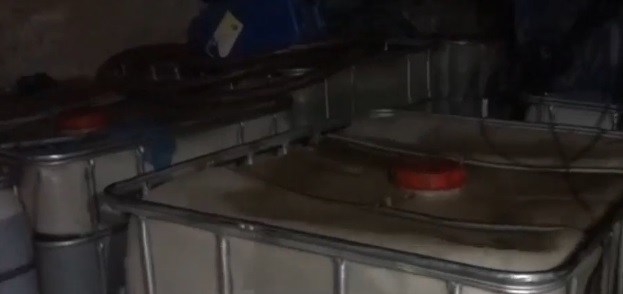 En El Alto intervienen dos viviendas y encuentran más de 14.000 litros de combustible, hay un aprehendido