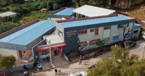 En la construcción de colegios se invirtió Bs 2.460 millones, Arce asegura que no es una gastadera