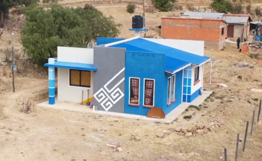 Gobierno entrega viviendas y moderna unidad educativa en Chuquisaca