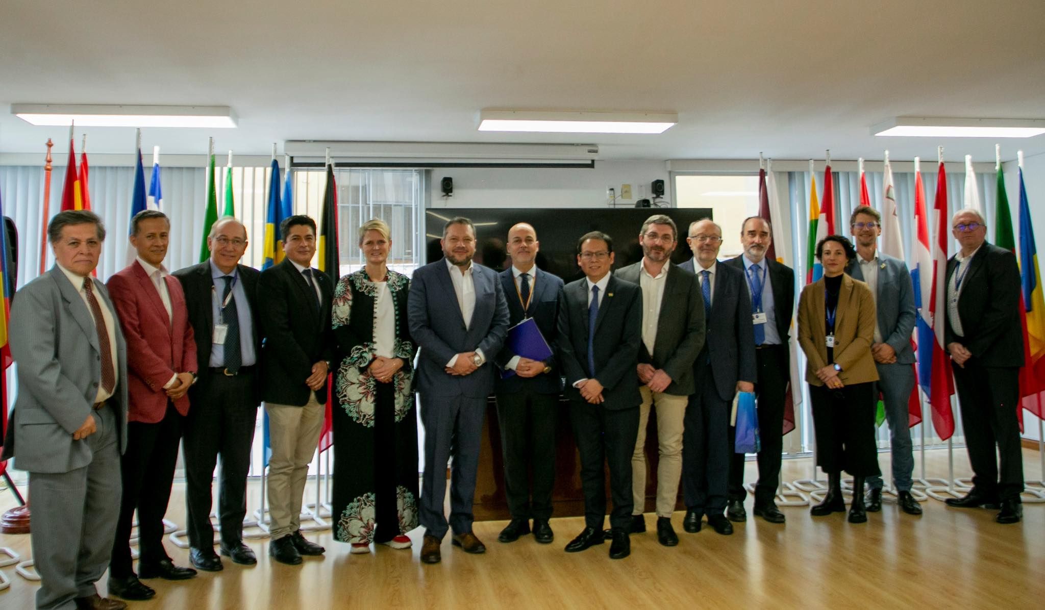 Bolivia y la Unión Europea analizan oportunidades de inversión en la transición energética del país