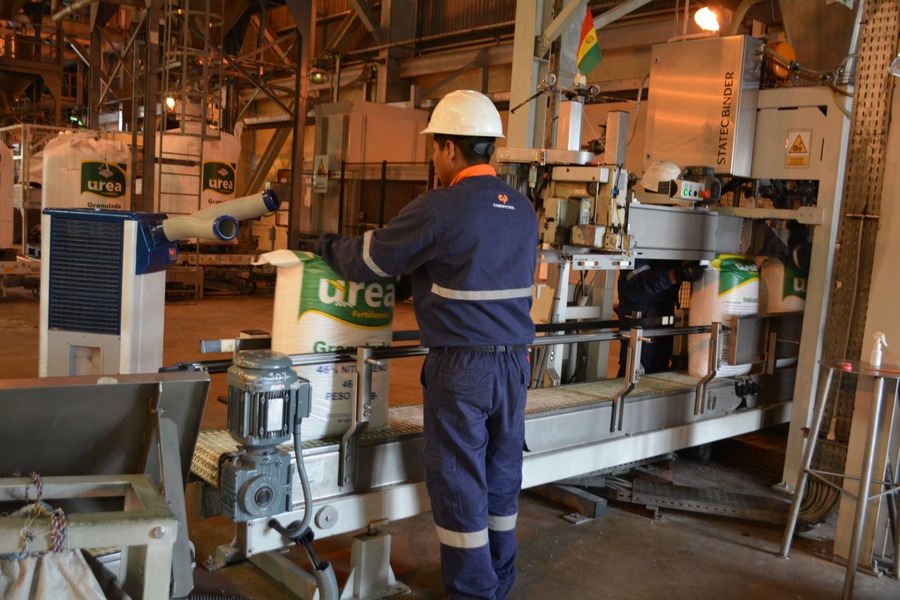 Bolivia logra un récord y produce 384.848 toneladas métricas de urea entre enero y agosto