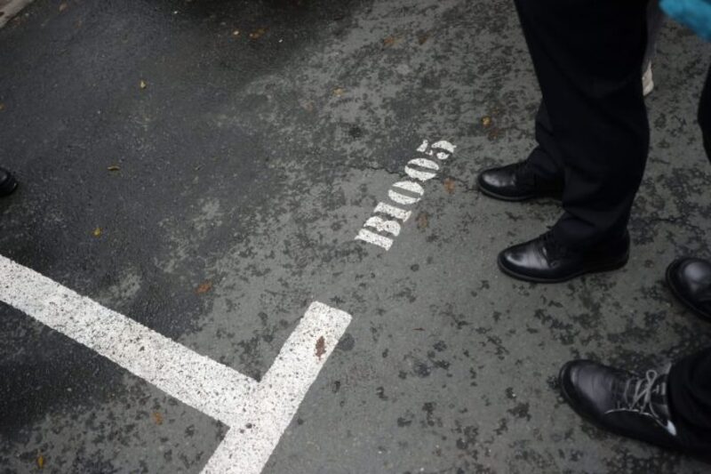 Los cajones para estacionarse fueron pintados y están habilitados desde este lunes. Foto: AMUN