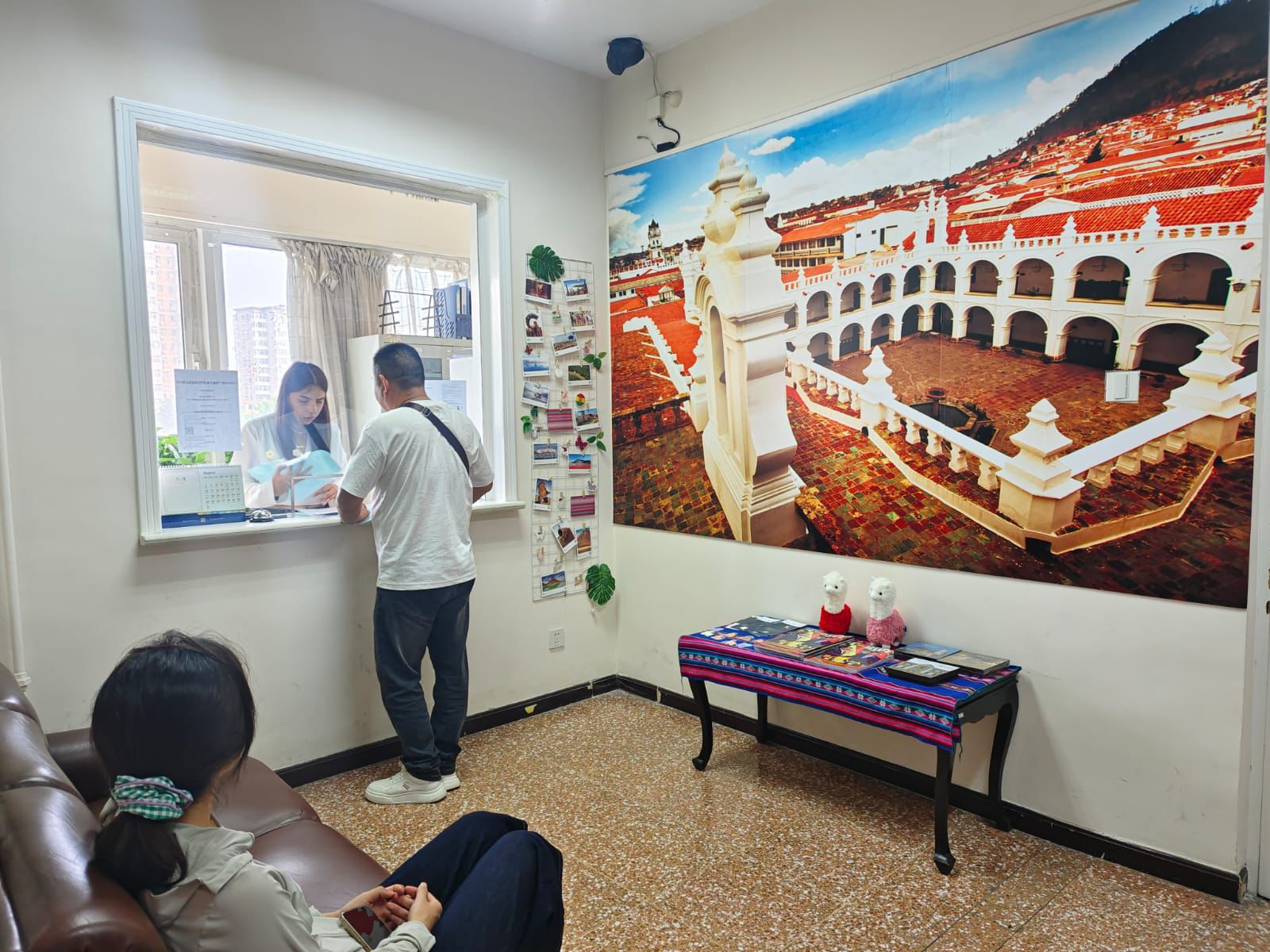 Consulado de la Embajada del Estado Plurinacional de Bolivia en China. Foto MRE